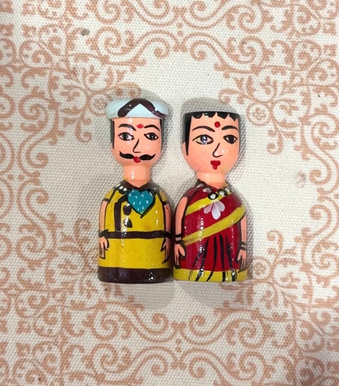 Fridge magnet dolls