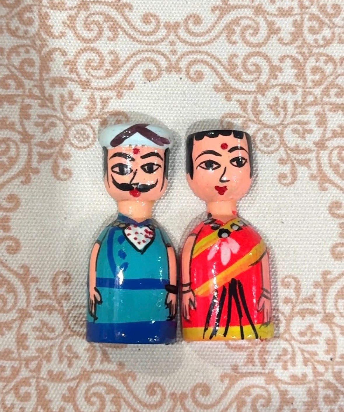 Fridge magnet dolls