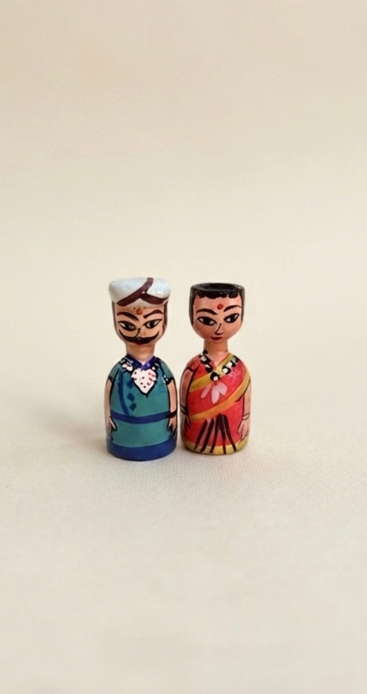 Fridge magnet dolls